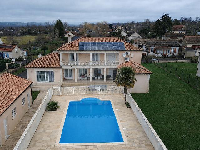 Maison 8 pièces 220 m²