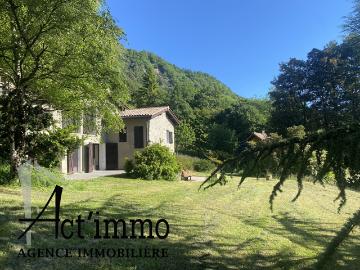 Maison 8 pièces 220 m²