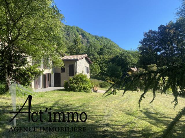 Maison 8 pièces 220 m²