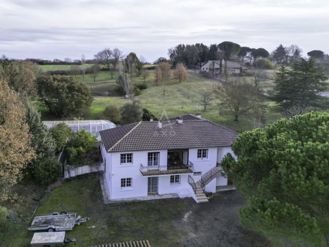 Maison 8 pièces 220 m²