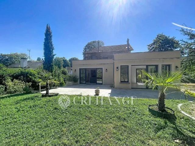 Maison 8 pièces 220 m²