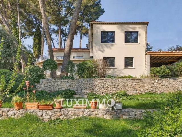 Maison 8 pièces 220 m²