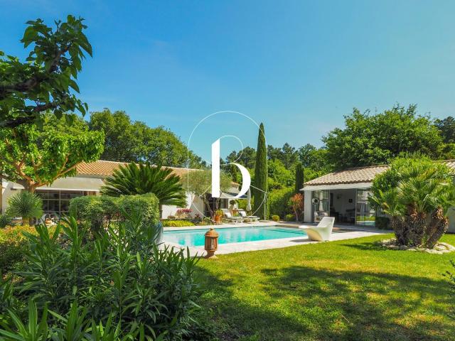 Maison 8 pièces 220 m²