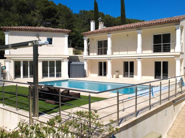 Maison 8 pièces 220 m²