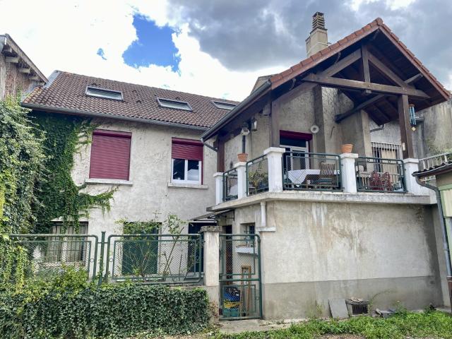Maison 8 pièces 220 m²