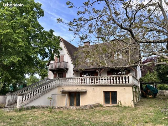 Maison 8 pièces 220 m²