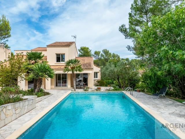 Maison 8 pièces 220 m²