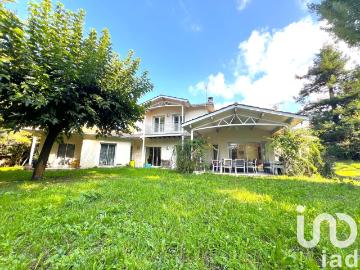 Maison 8 pièces 240 m²