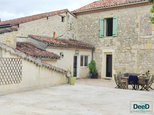 Maison 8 pièces 220 m²