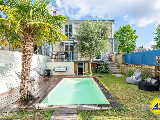 Maison 8 pièces 220 m²