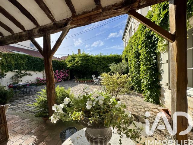 Maison 8 pièces 220 m²