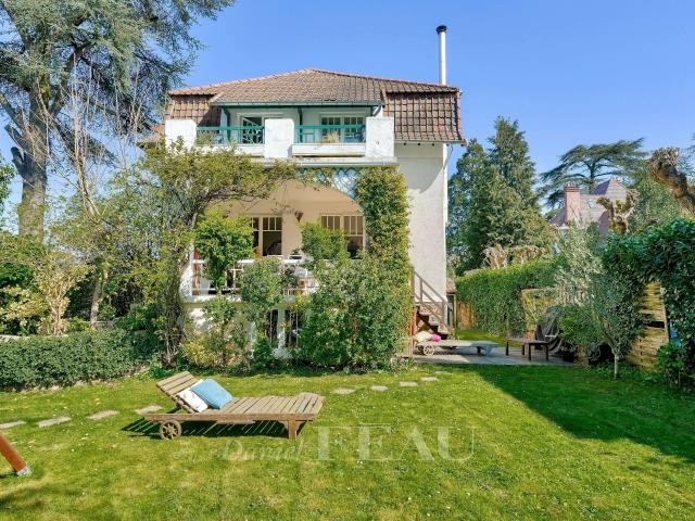 Maison 8 pièces 220 m²
