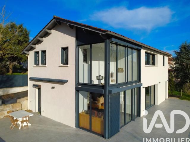 Maison 8 pièces 220 m²