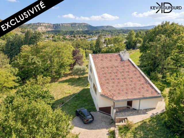 Maison 8 pièces 220 m²