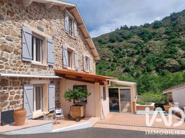 Maison 8 pièces 220 m²