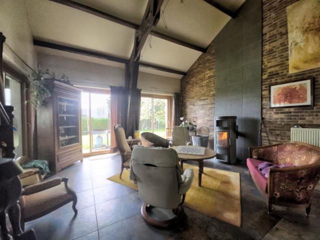 Maison 8 pièces, 221 m2 habitables
