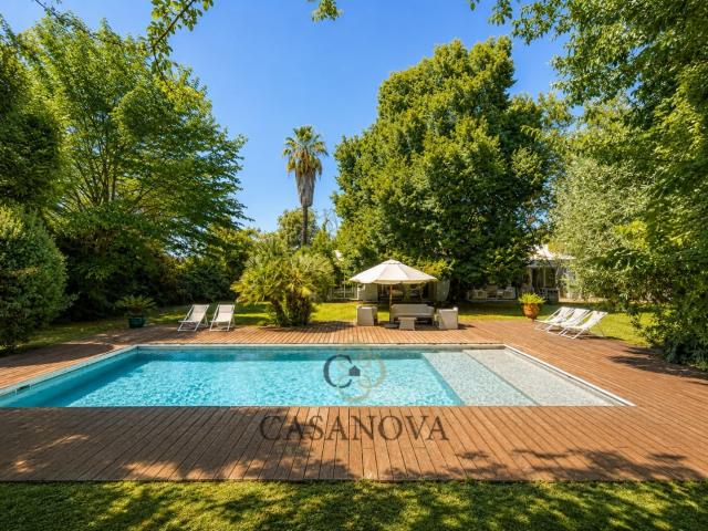 Maison 8 pièces 221 m²