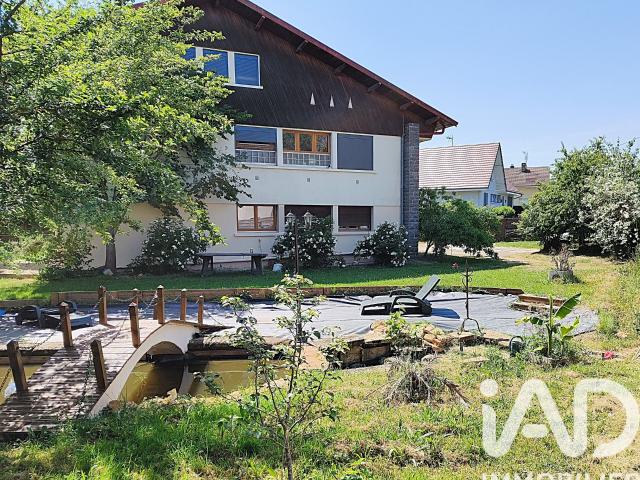 Maison 8 pièces 221 m²