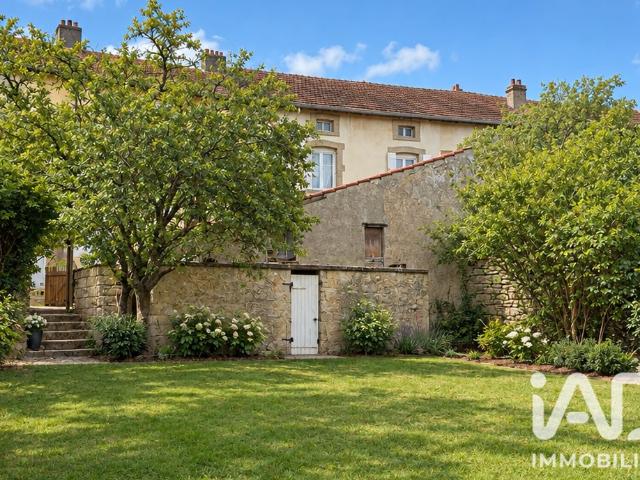Maison 8 pièces 221 m²