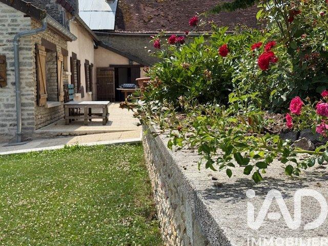 Maison 8 pièces 221 m²