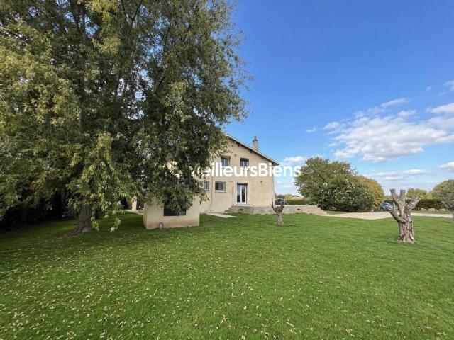Maison 8 pièces 222 m²