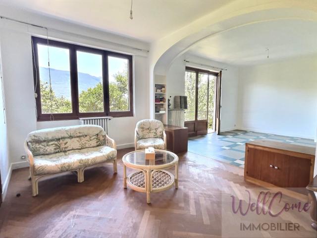 Maison 8 pièces 222 m²