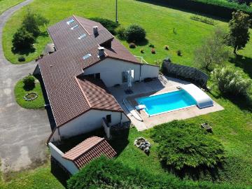Maison 8 pièces 222 m²