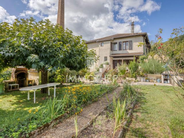 Maison 8 pièces 222 m²