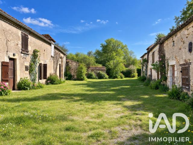 Maison 8 pièces 222 m²