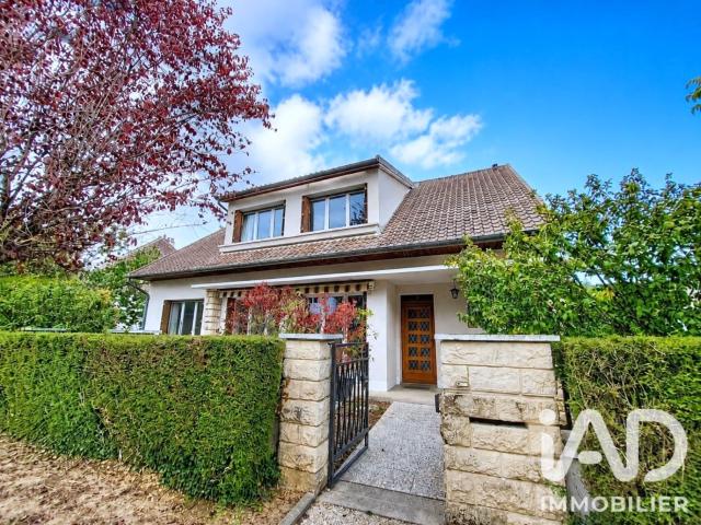 Maison 8 pièces 222 m²