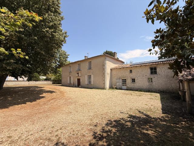Maison 8 pièces 222 m²