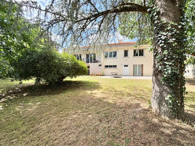 Maison 8 pièces 223 m²