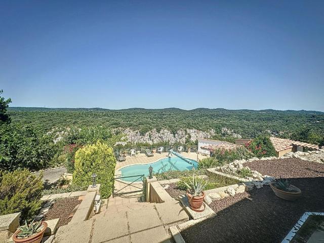 Maison 8 pièces 223 m²