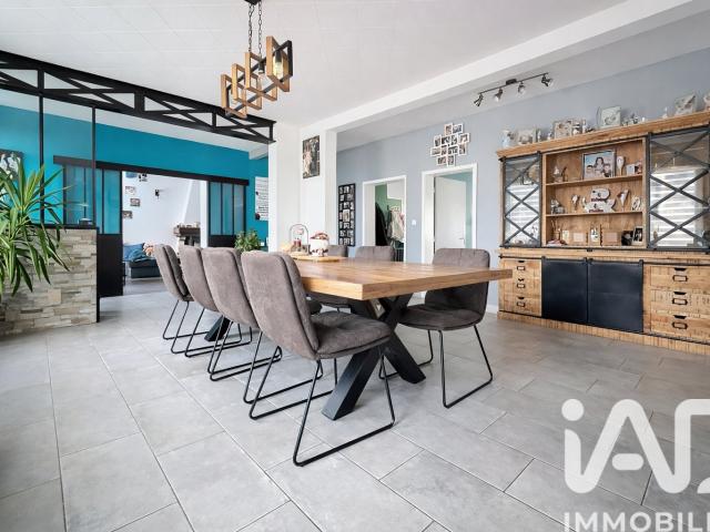 Maison 8 pièces 223 m²