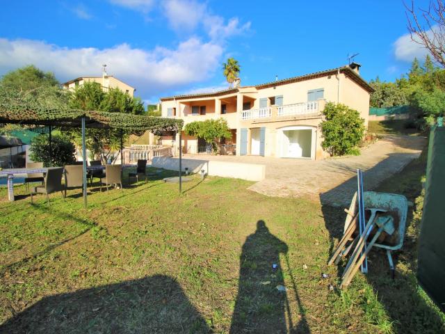 Maison 8 pièces 223 m²