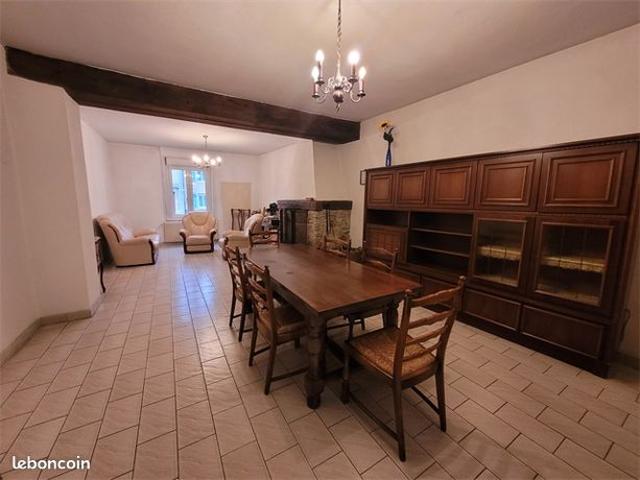Maison 8 pièces 223 m²