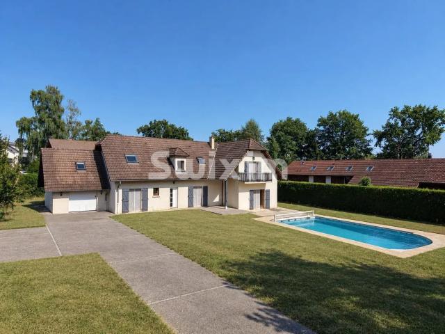 Maison 8 pièces 223 m²