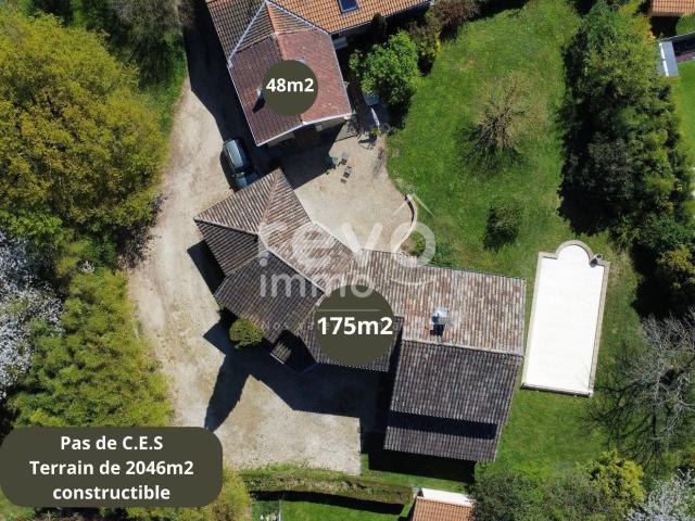 Maison 8 pièces 223 m²