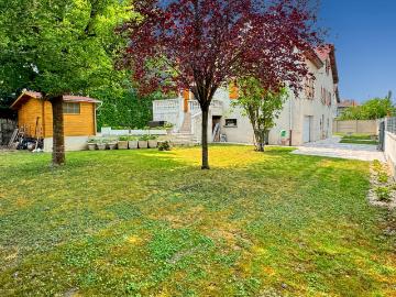 Maison 8 pièces 223 m²