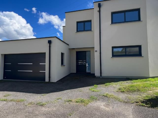 Maison 8 pièces 223 m²