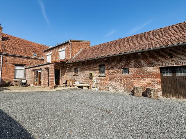 Maison 8 pièces 223 m²