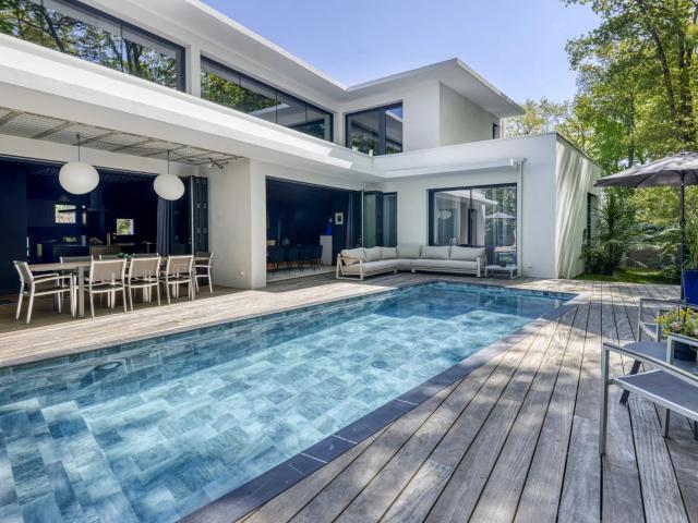 Maison 8 pièces 234 m²