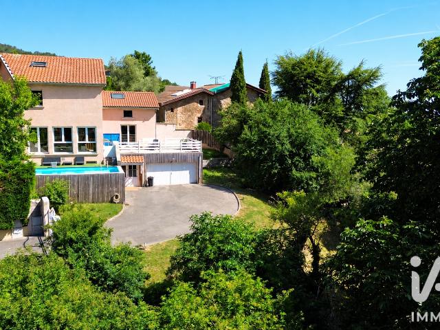 Maison 8 pièces 234 m²