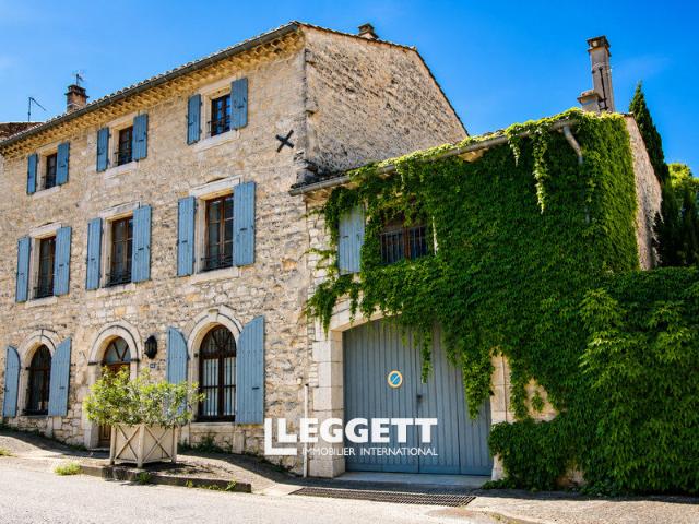 Maison 8 pièces 234 m²