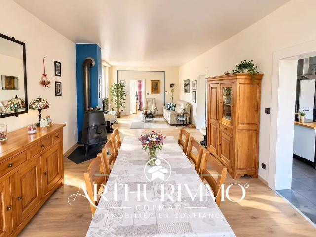 Maison 8 pièces 234 m²