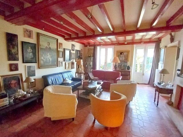 Maison 8 pièces 234 m²