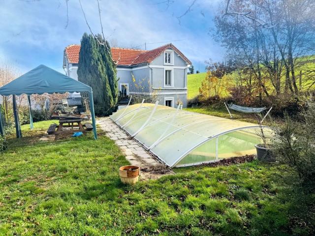 Maison 8 pièces 234 m²