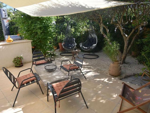 Maison 8 pièces 235 m²