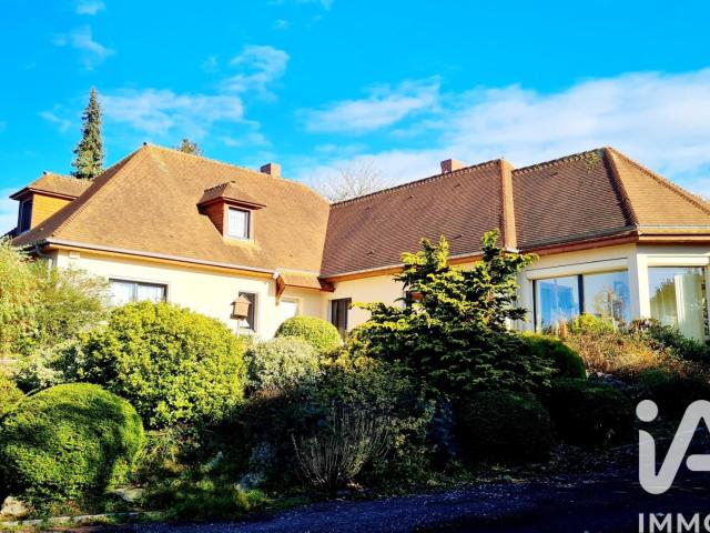Maison 7 pièces 235 m²