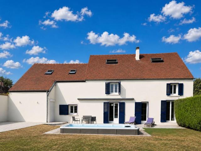 Maison 8 pièces 235 m²